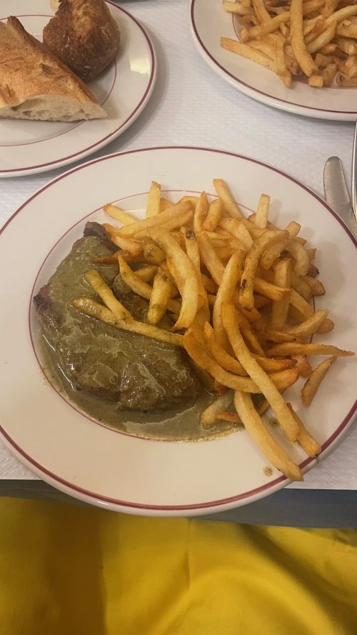 「Le Relais de l'Entrecôte」のステーキは絶品でした！