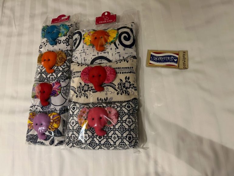 お土産用に買ったポーチ