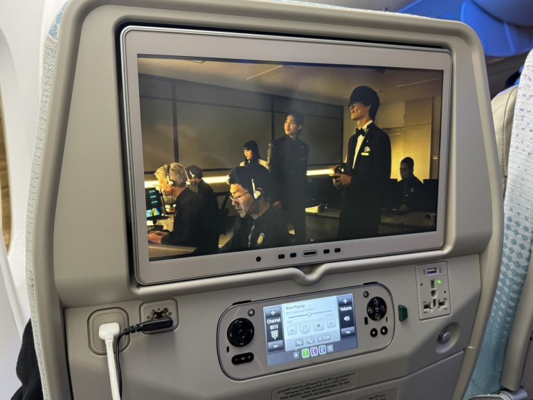 エミレーツ機内モニタ