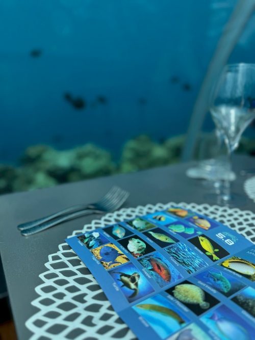海中レストラン