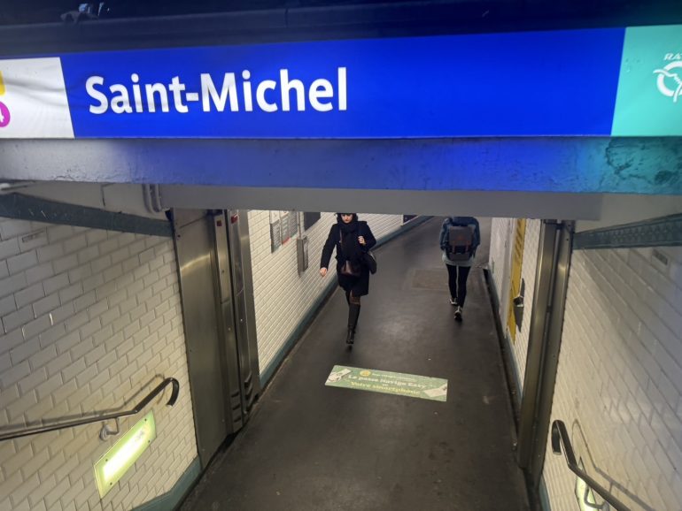 Saint-Michel Notre-Dame駅