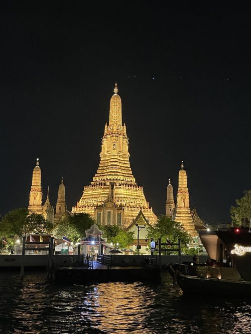 ディナークルーズでバンコクの夜景を楽しみました
