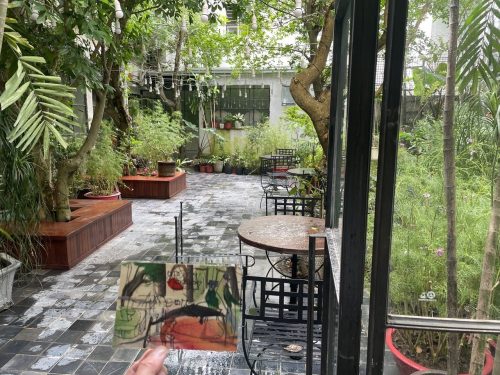 「Xi Ne Bistro & Jazz」でエッグコーヒーを飲みながら、中庭などをスケッチ