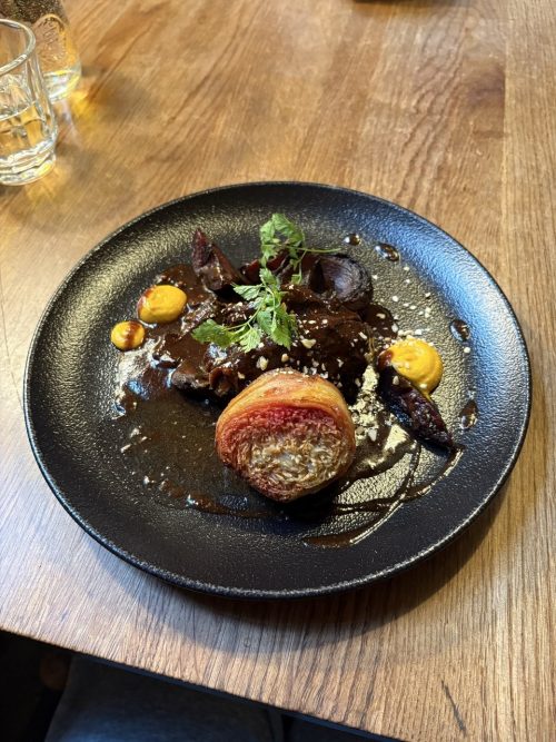 「Rataskaevu16」トナカイのお肉料理