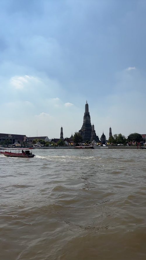 タイの三大寺院の一つ「ワット・アルン」