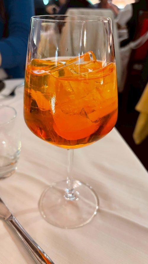 ヴェネツィアで有名なお酒「アペロール」はオレンジ好きには堪りません！