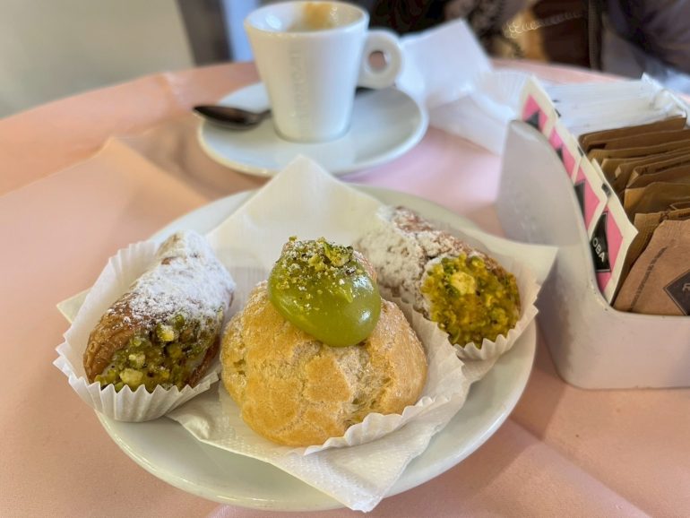 カーサ・ヴェルディの本に登場するケーキ屋さん「Pasticceria Cremeria Buonarroti」