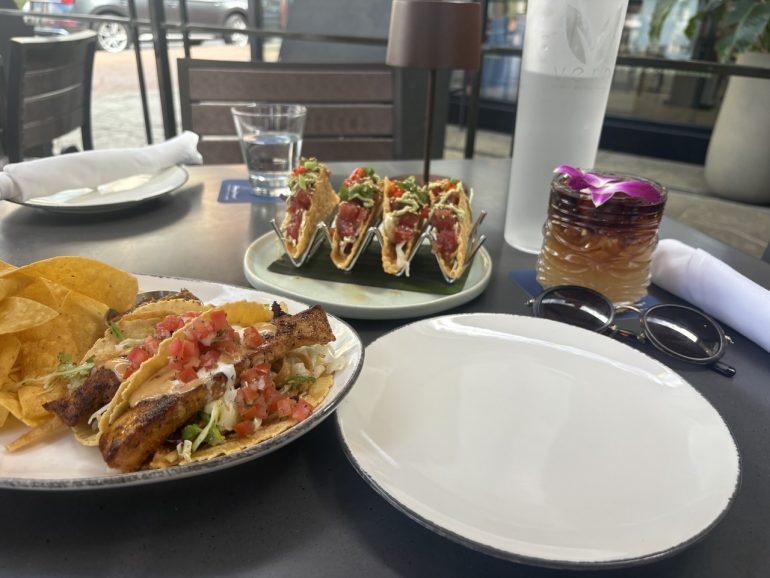 Tommy Bahama Marlin Barへタコスを食べに行きました！