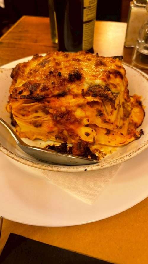 日本人も多く訪れるPensavo Peggioで食べるラザニアは、人生一の美味しさでした！