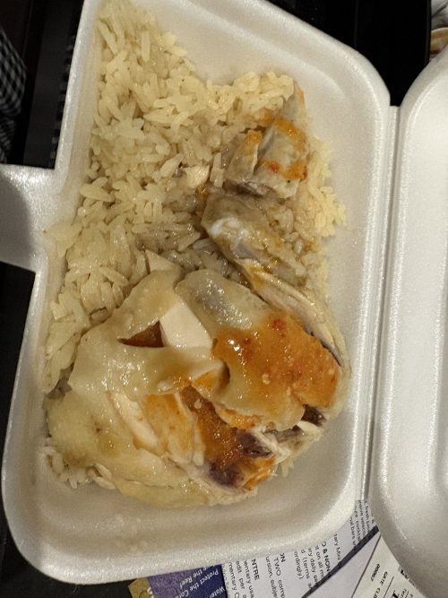 夜遅くにテイクアウトしたチキンライス