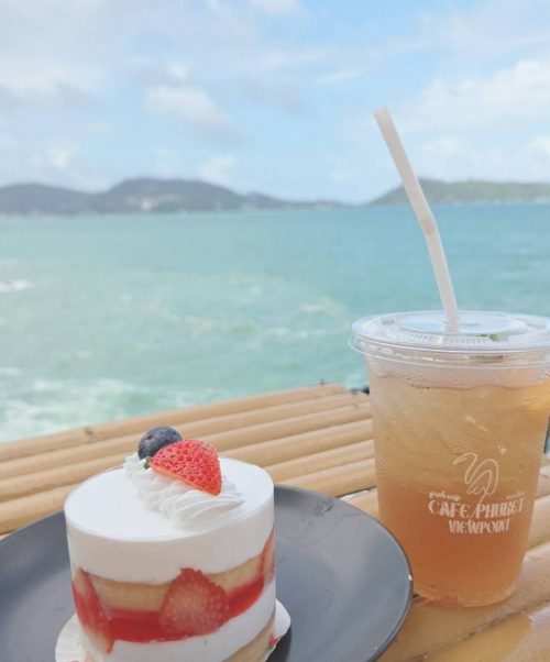 海辺の素敵なカフェ「Cafe Phuket Viewpoint」にも行きました!