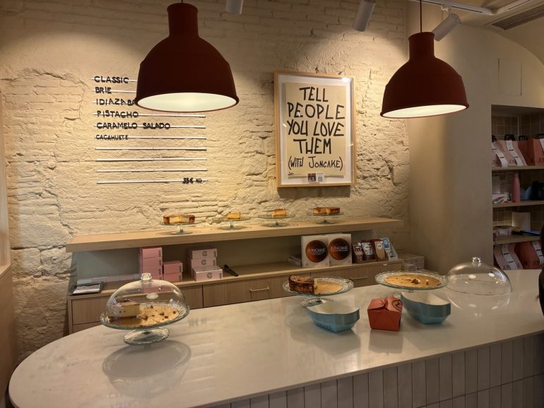 チーズケーキの店「Jon Cake」 濃厚で美味しかったです