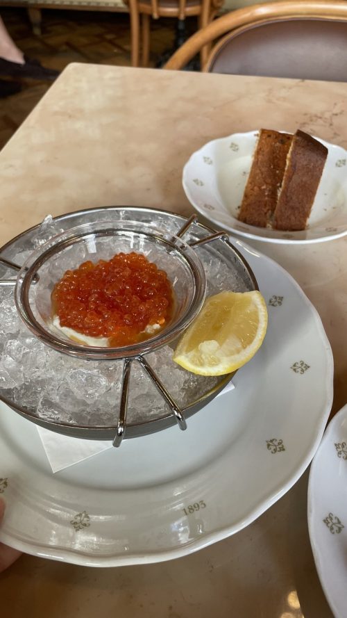 カフェサヴォイ　海外でイクラが食べられるとは思っていませんでしたが、日本と同じ味がしました！