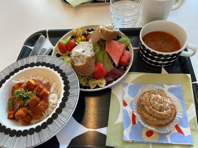 マリメッコ本社の社員食堂でランチをいただきました