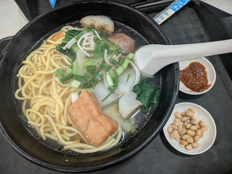 「福記安邦酿豆腐」での朝食 自分で好きな具材を選べます