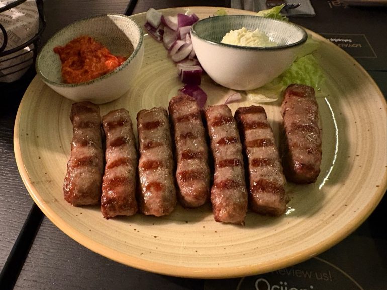 「Batak Centar Cvjetni」チェバピだけでなく他の料理やビールも美味しかったです