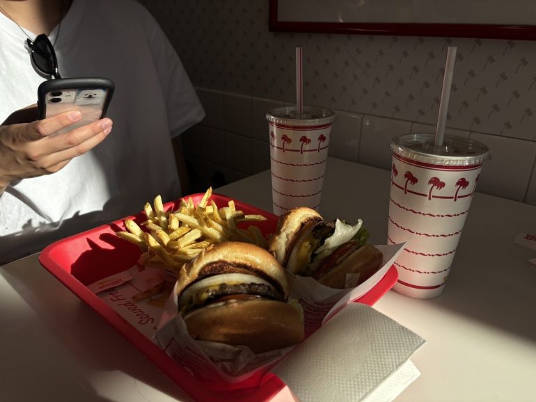 ハンバーガーで夕食