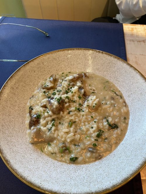 バイシャ地区のレストランで初のポルトガル料理