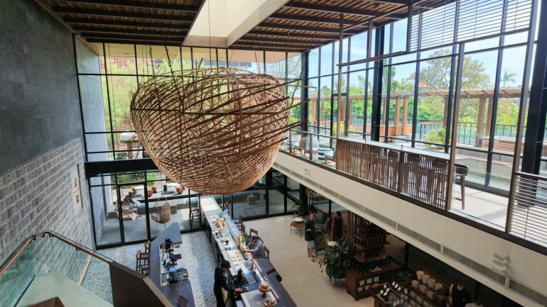 スターバックス リザーブ デワタ店内 とってもおしゃれでした