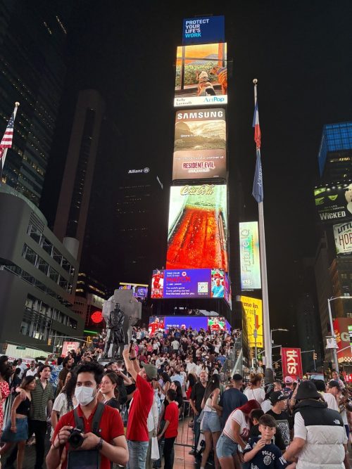 夜のタイムズスクエア