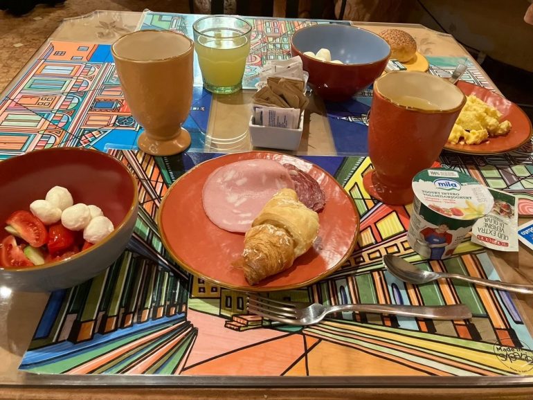 ホテルの朝食