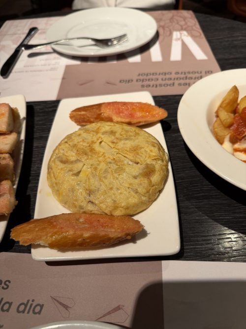 タパス店の「Vinitus」は日本人の口にも合う味でした