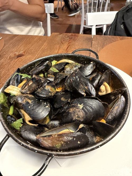 シーフードレストランでたくさんの美味しい料理を堪能しました