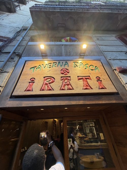 ガイドさんおすすめのピンチョス店「Irati Taverna Basca」