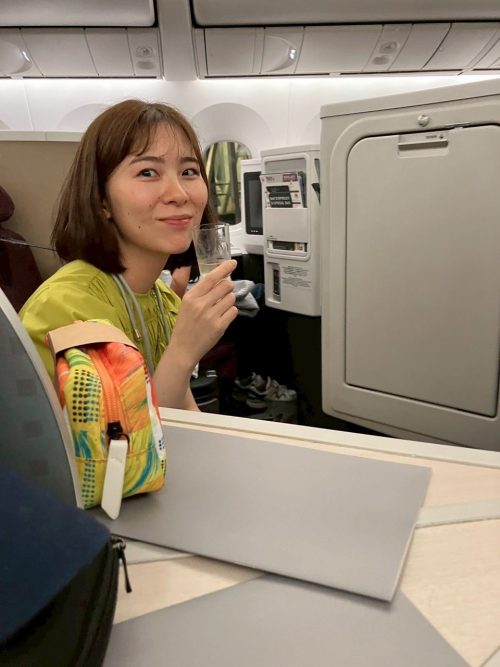 ドーハへ向かう機内 ビジネスクラスで快適に過ごせました