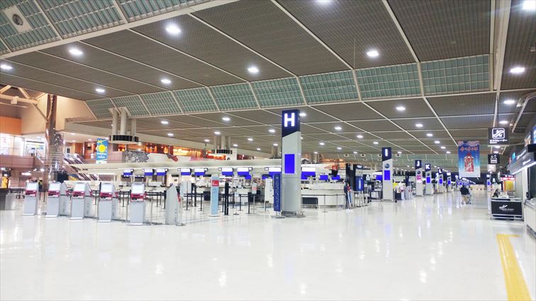 成田成田空港成田空港第一ターミナル北ウィング第一ターミナル北ウィングの充電ができるシート空港
