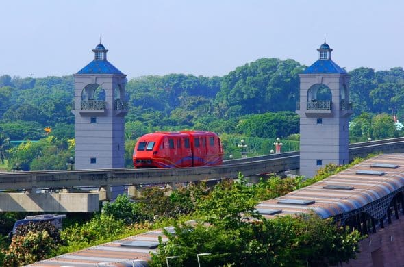セントーサ島へ行く電車「セントーサエクスプレス」