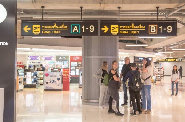スワンナプーム空港搭乗ゲートの通路