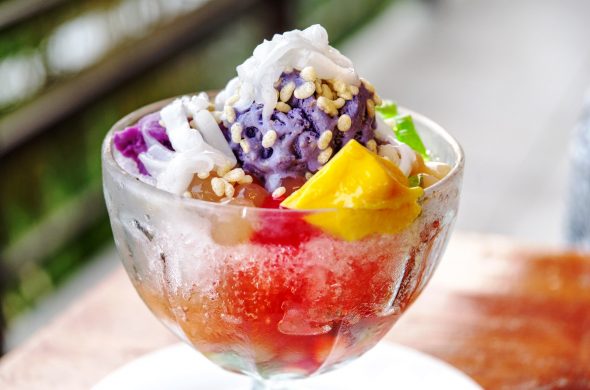 popular Filipino dessert Halo-halo