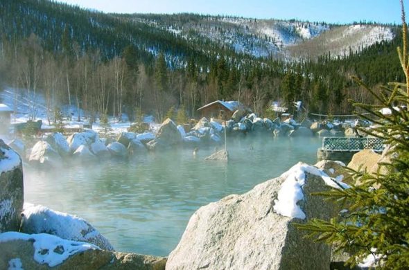 チナ温泉リゾート（Chena Hot Springs Resort）の露天岩風呂