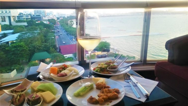 デュシタニパタヤ クラブラウンジ