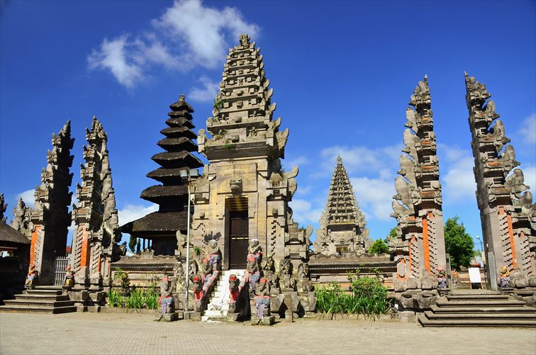 ウルンダヌ・バトゥール寺院