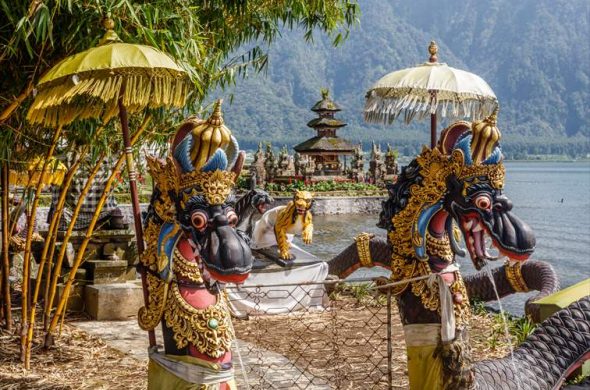 ウルンダヌ・バトゥール寺院の景色