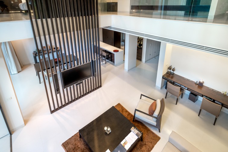 2階建てのスイートヴィラ「デュプレックス プール スイート」