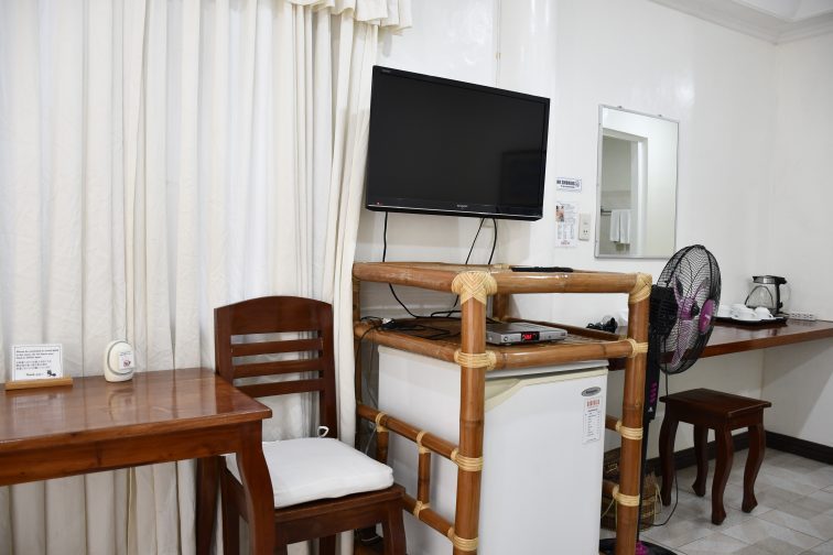 boracay surfside room tv