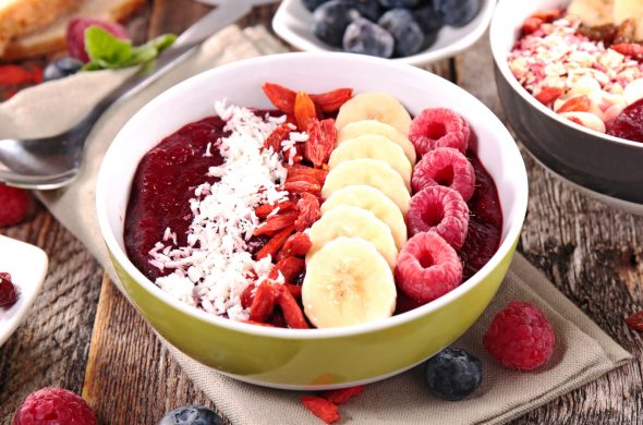 acai berry smoothie bowl