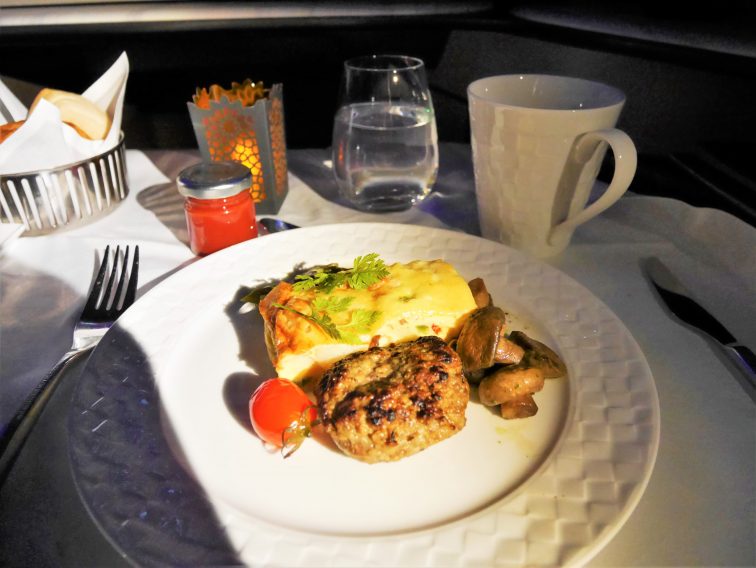 カタール航空ビジネスクラス朝食