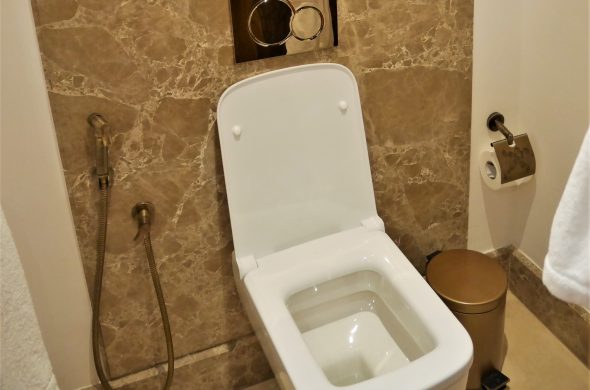 カタール トイレ