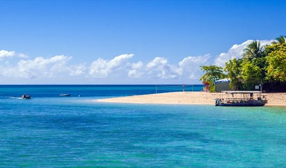 グリーン島は多くの観光客が足を運ぶ人気の観光地