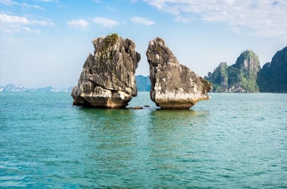 ハロン湾のキス岩
