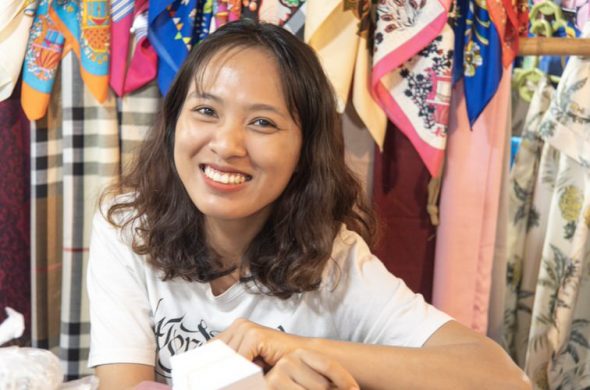 笑顔のベトナム人女性