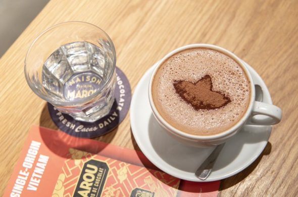 マルゥのビターチョコレートのホットドリンク