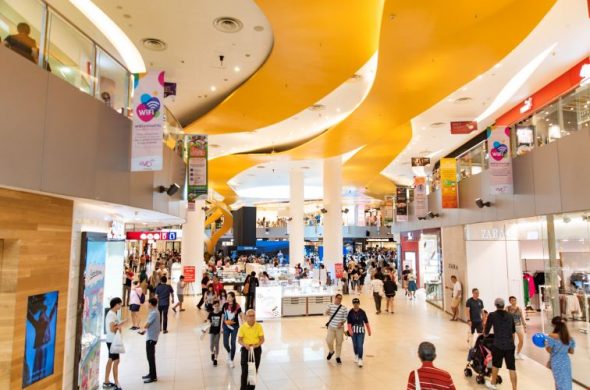 セントーサ島の対岸にあるショッピングモール「VIVO CITY」