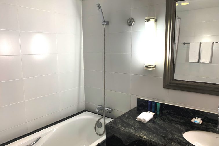 dlx bathtab in Jpark cebu
