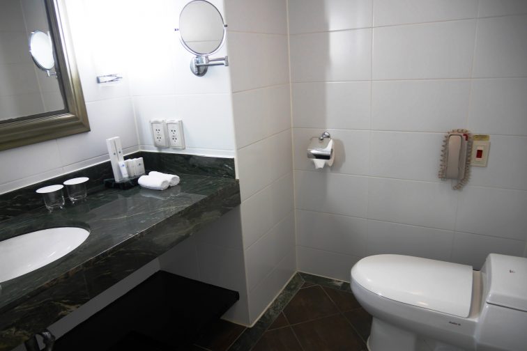 dlx ocean bathroom