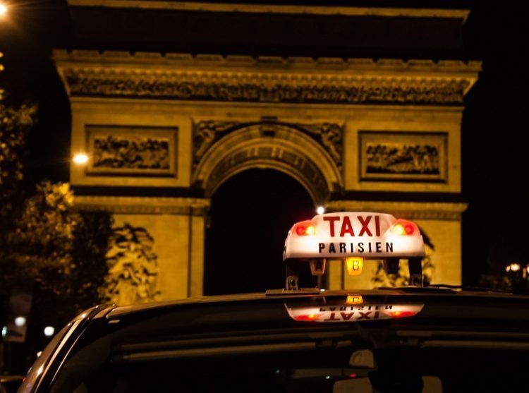 パリ ストライキ タクシー